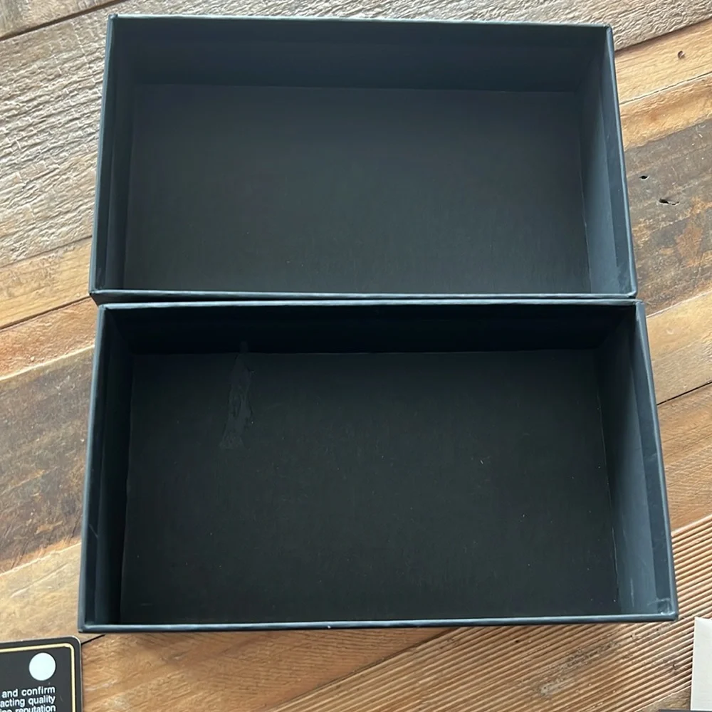 Authentic CHANEL card holder with original box, pouch and cards - Picture 11 of 13